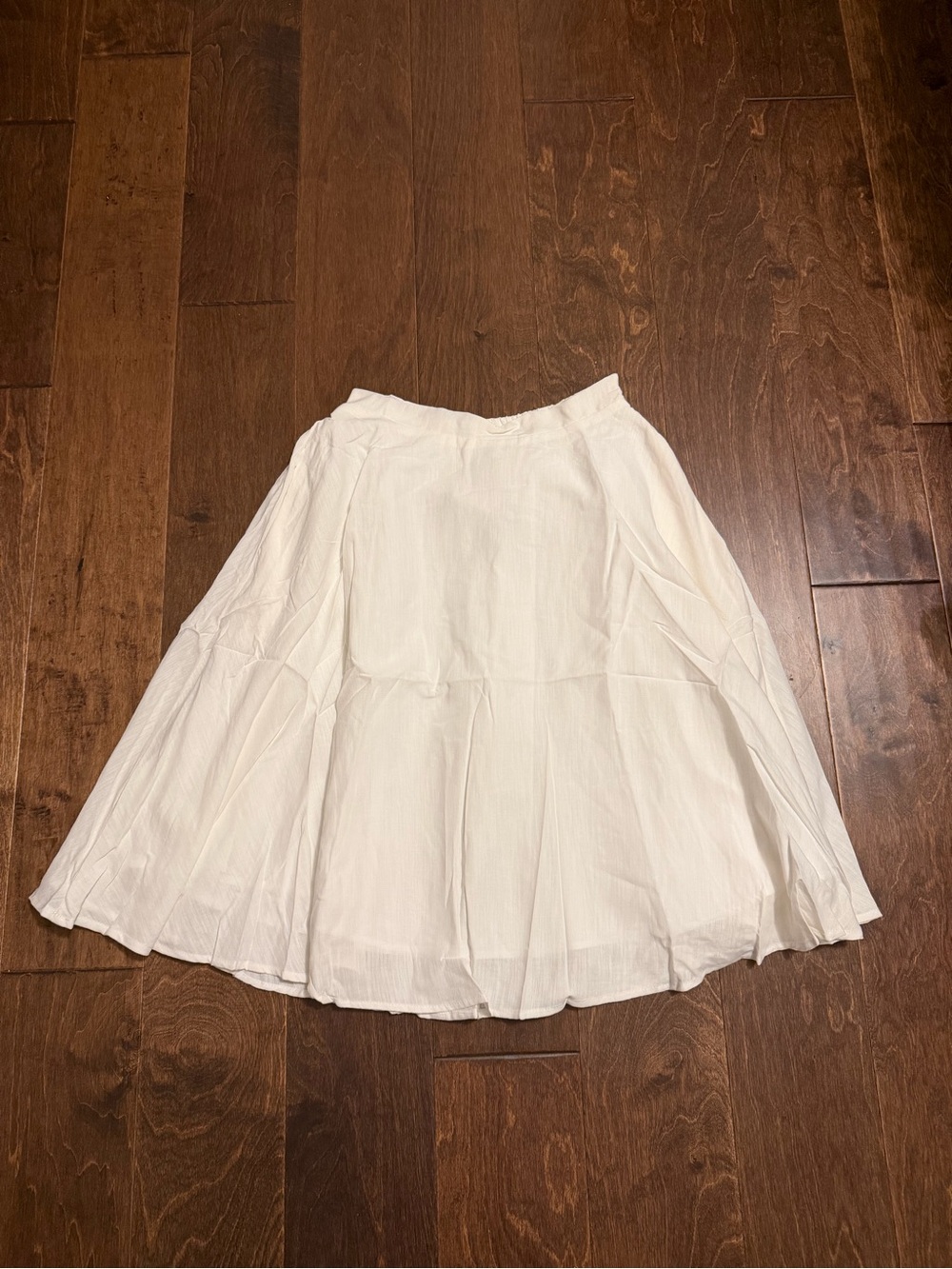 Tulip B Flowy White A-Line Midi Skirt